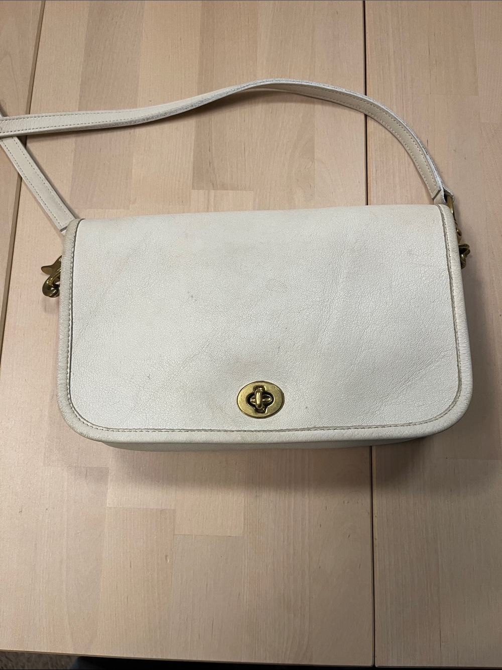 Vintage Cream Ivory Leather Coach Purse Bag with Brass Hardware No. 0952-325 - Picture 4 of 16